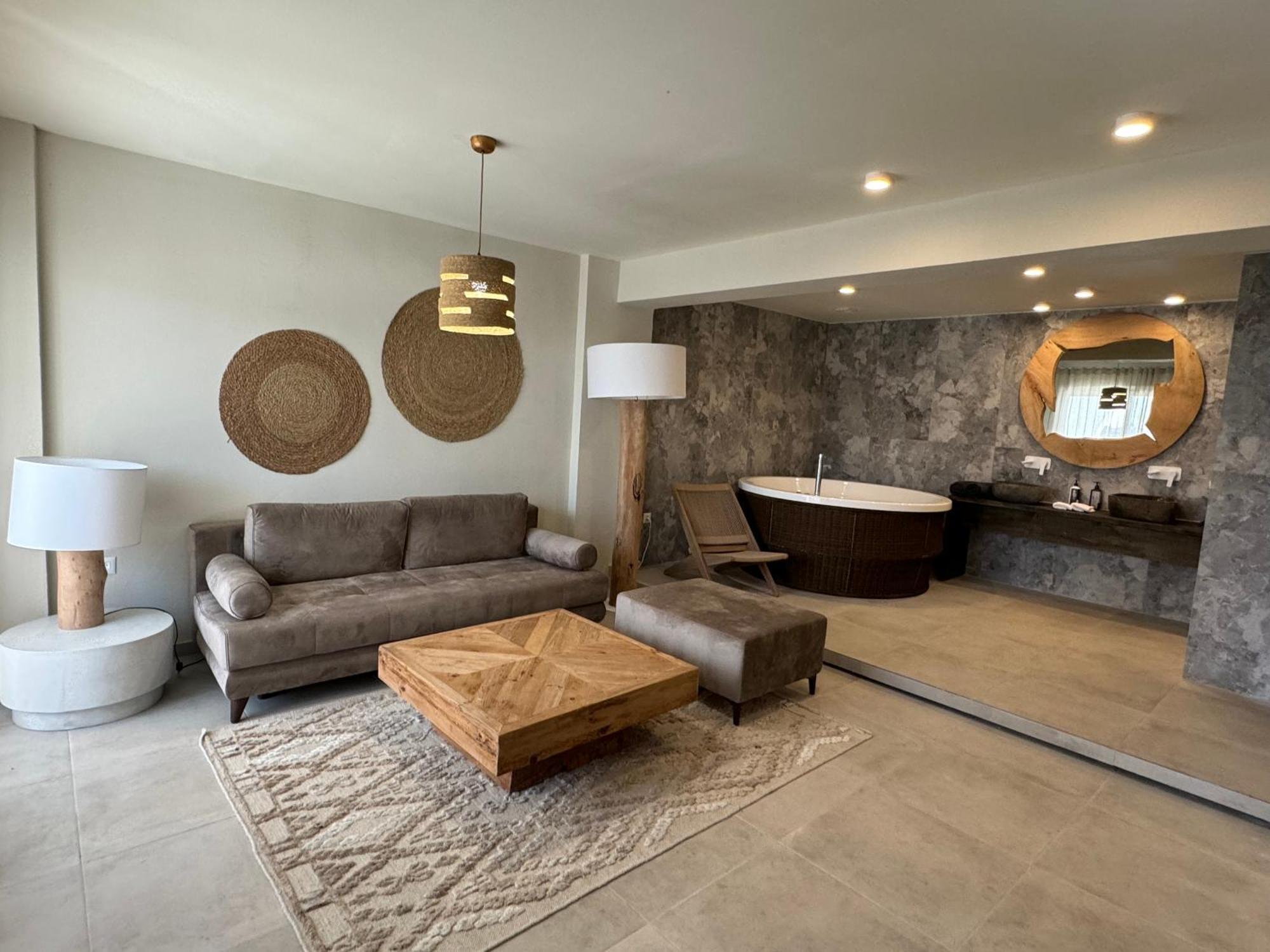 The Noverian Bios Santorini Boutique Hotel 费拉 客房 照片